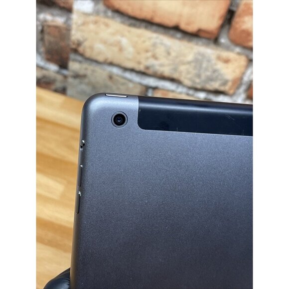 Apple iPad Air (16GB )- ME993LL/B ( A1475) Fully Functional / Version 12.5.7 - Picture 8 of 9